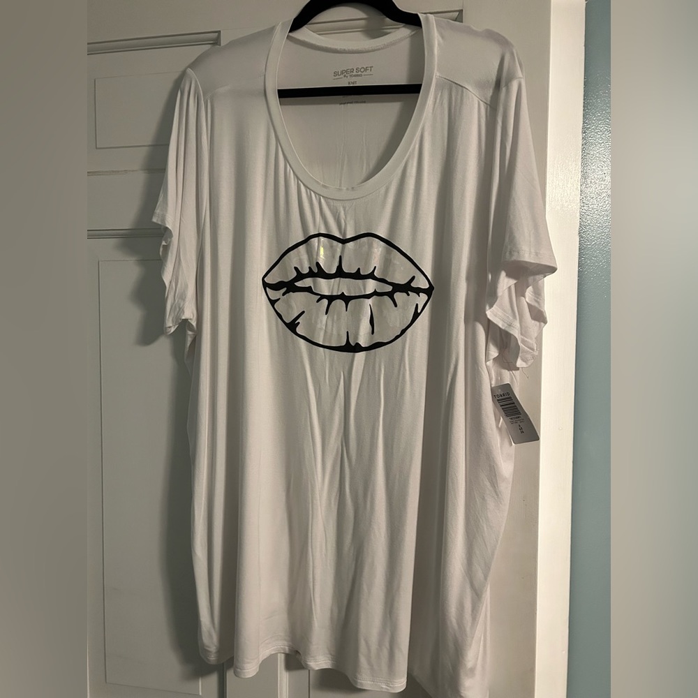 NWT Torrid T-Shirt